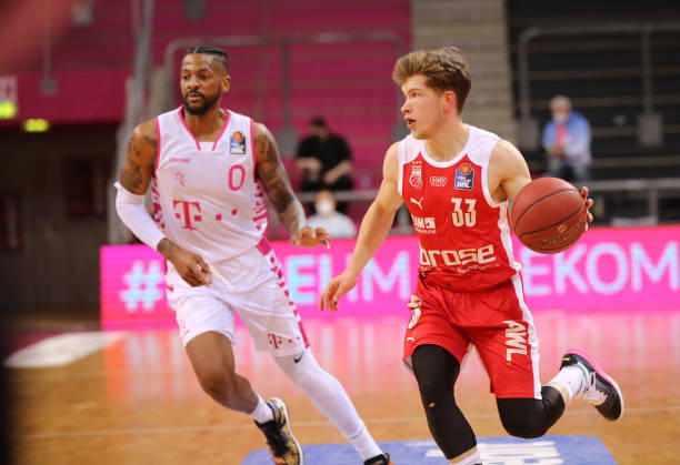 在他们的考 在他们的考