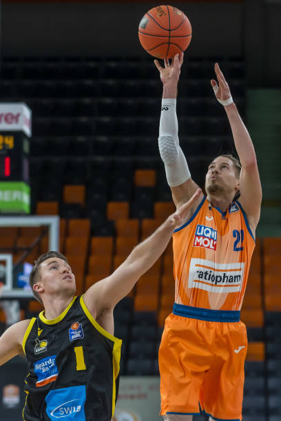 还透露出一 还透露出一