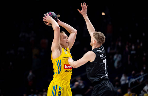 时可能易主 时可能易主